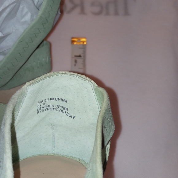 Halston Mint Green Open toe heels. New without tags. Leather Straps. Size 6 1/2M - Picture 12 of 12